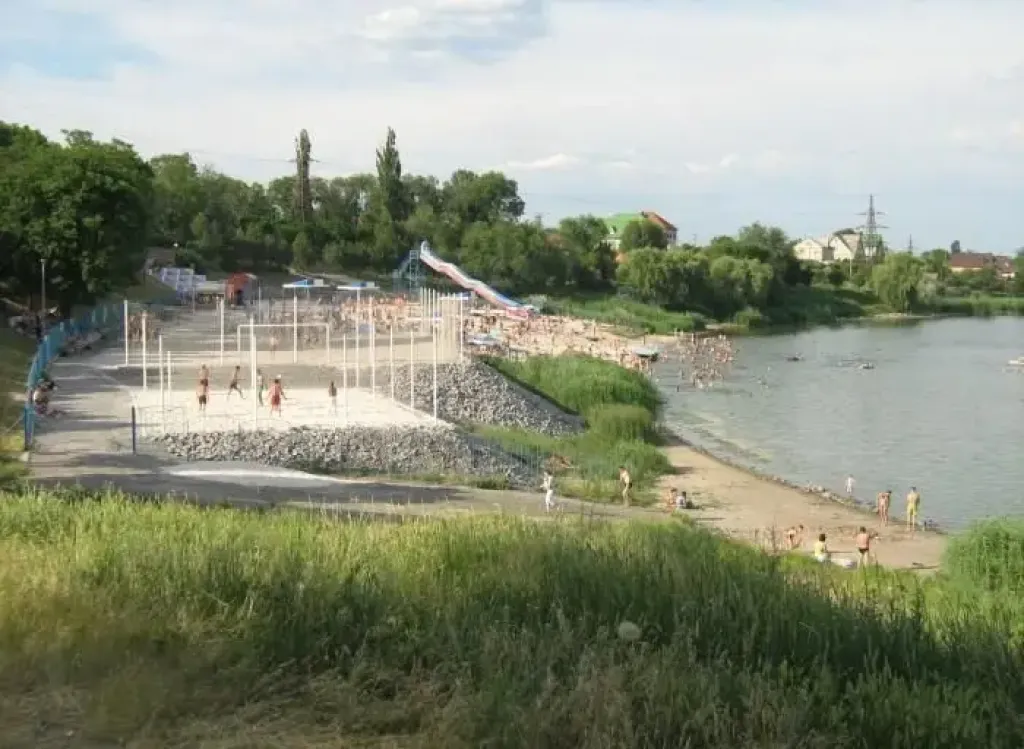 Пластик на переробку, а дерева — в ґрунт: як «АрселорМіттал Кривий Ріг» долучився до екоініціативи