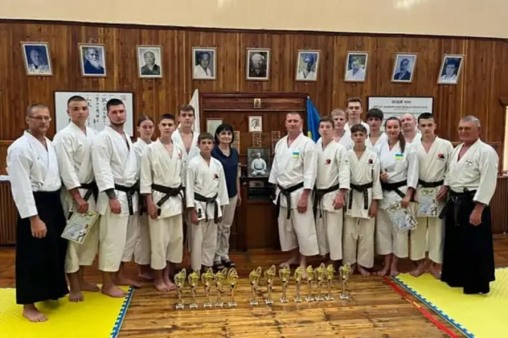 Криворізькі каратисти блиснули на Кубку Чемпіонів: золото, срібло та нові майстри спорту