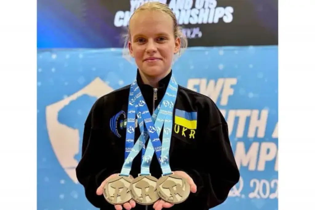 Срібна сила Кривого Рогу: юна штангистка Кіра Строганова вразила Європу