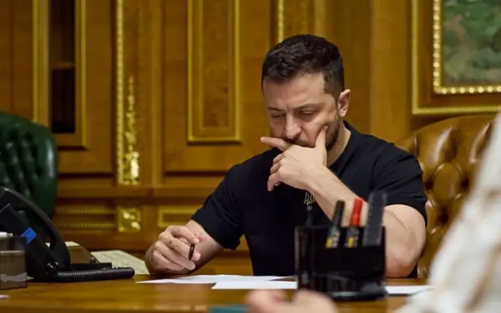 Зеленський увів у дію санкції РНБО: до списку потрапили Королевська, Латиніна та Балашов