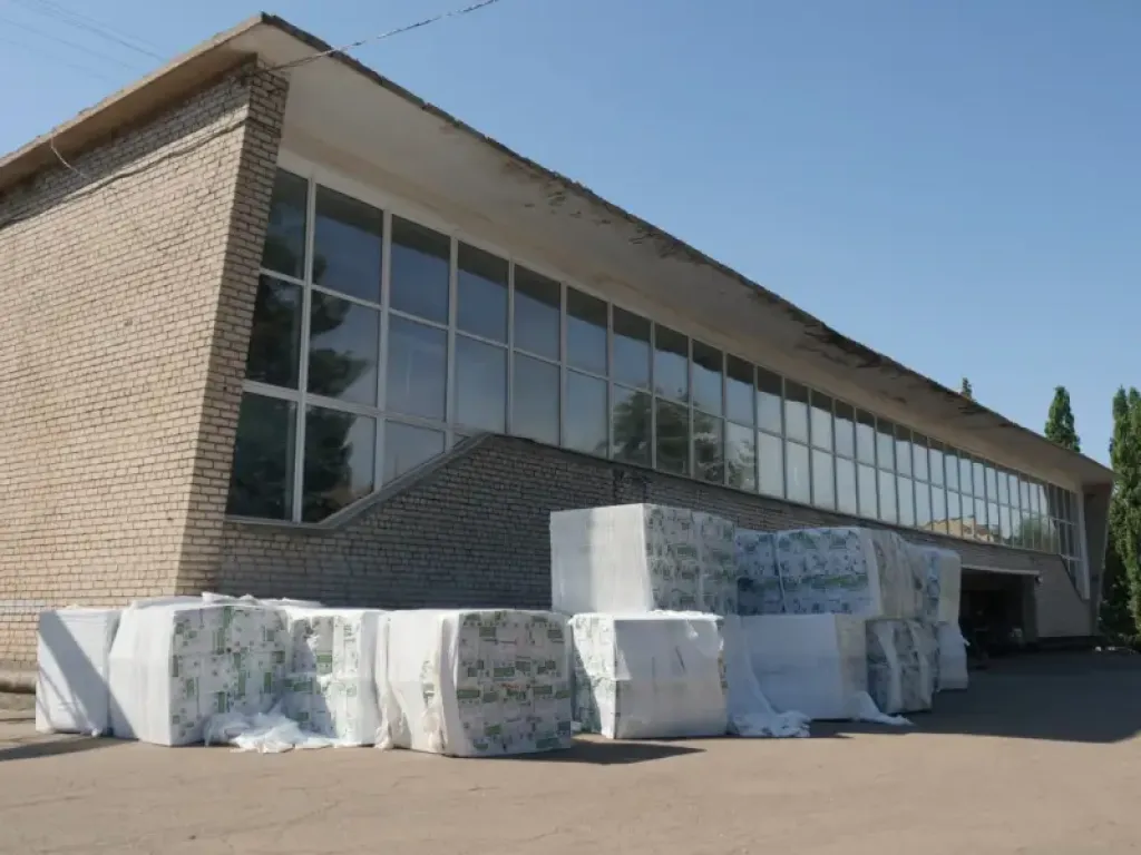 У Кривому Розі оновлюють покрівлю Палацу культури «Тернівський»