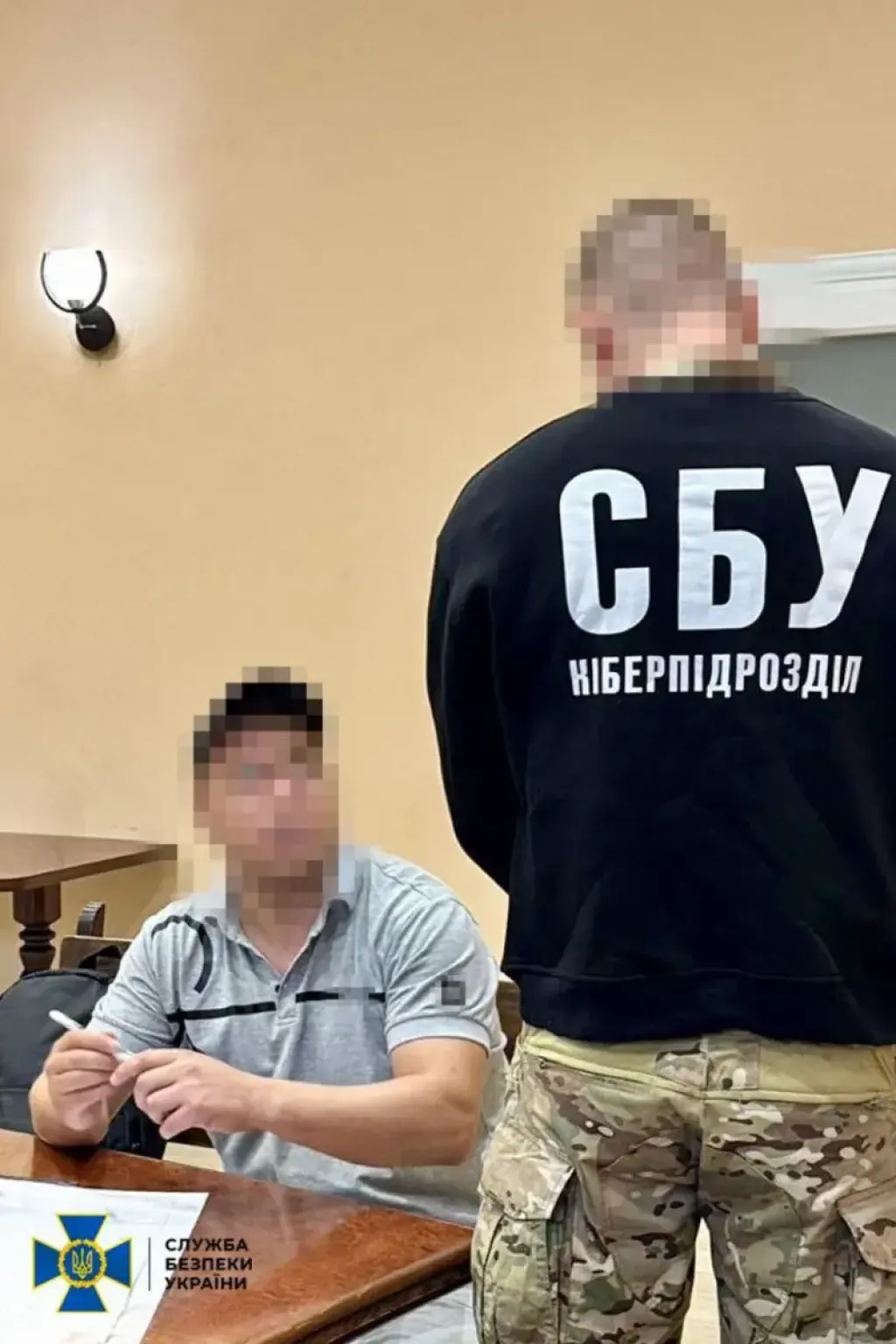 Передавав ворогу координати ППО з балкона: у Харкові затримали агента фсб
