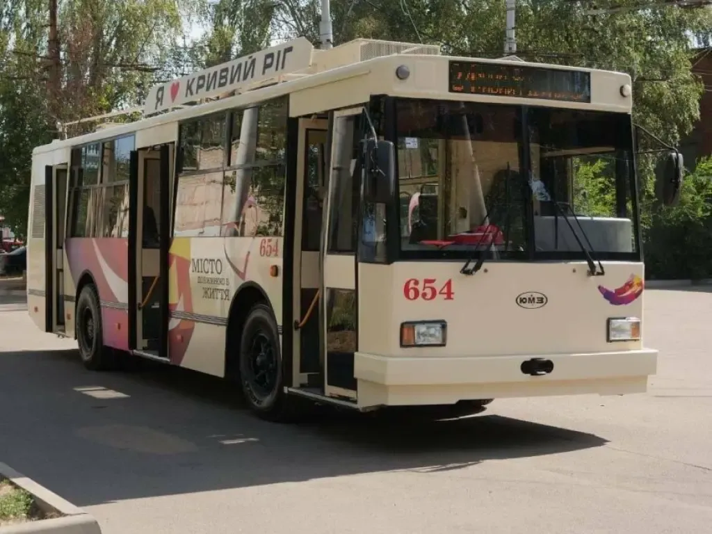 У Кривому Розі тимчасово зупинять рух тролейбусів на кількох маршрутах через ремонт