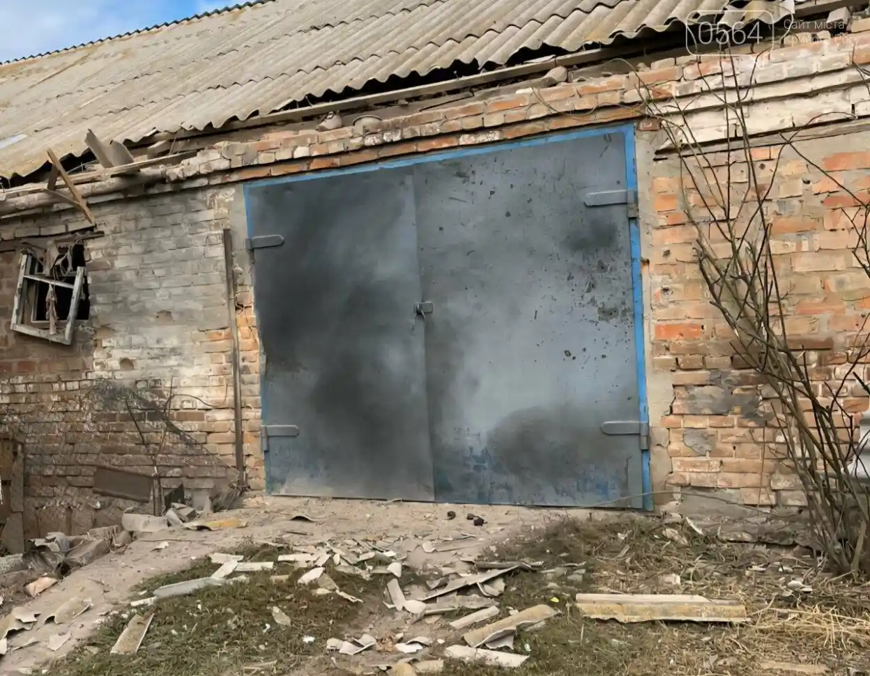 Росіяни атакували Дніпропетровщину: поранено чоловіка, зруйновано інфраструктуру