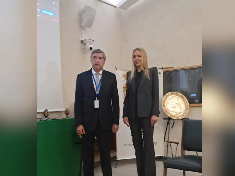 Дніпропетровщина представила Петриківський розпис у штаб-квартирі ЮНЕСКО