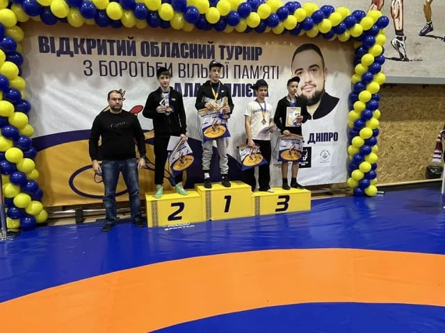 Криворізькі борці вибороли шість медалей на обласному чемпіонаті з вільної боротьби