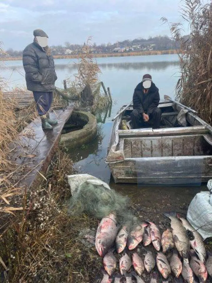 Двоє чоловіків з Дніпропетровщини завдали значних збитків рибному господарству