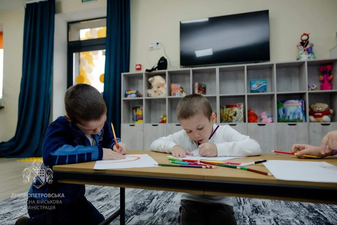 У Кривому Розі дев’ять родин ДБСТ отримали ключі від нового житла: місто продовжує розширювати сімейні форми виховання