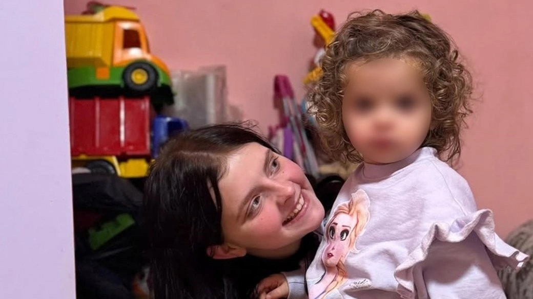Дівчина з Кривого Рогу повернула доньку після загрози позбавлення батьківських прав