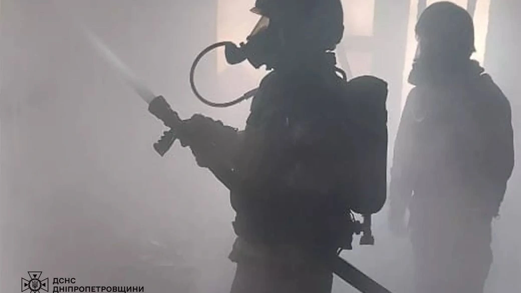 Пожежа на висоті: у Кривому Розі зайнялася квартира на 16 поверсі
