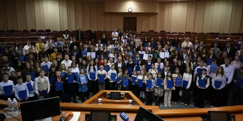 Кривий Ріг відзначив 200 обдарованих дітей та молодь грошовими преміями та стипендіями