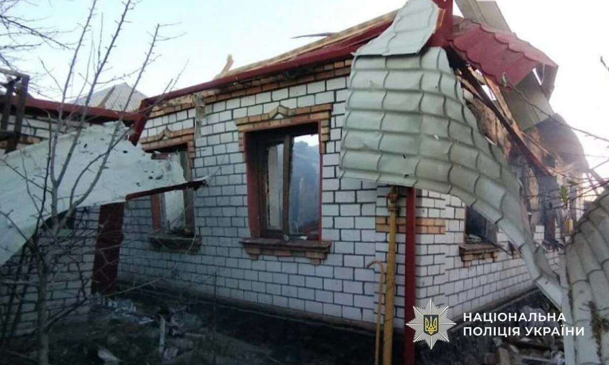 На Дніпропетровщині внаслідок обстрілів загинула жінка, є поранені