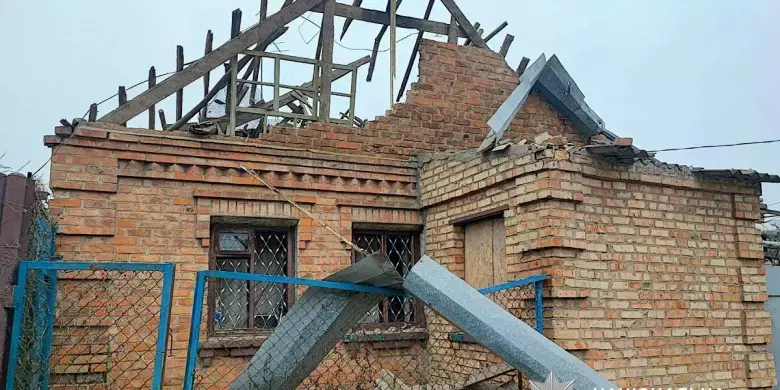 На Дніпропетровщині внаслідок обстрілів загинула жінка, є поранені