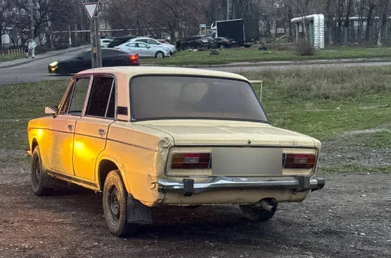 На Дніпропетровщині зупинили неповнолітнього за кермом ВАЗ із пробитим колесом
