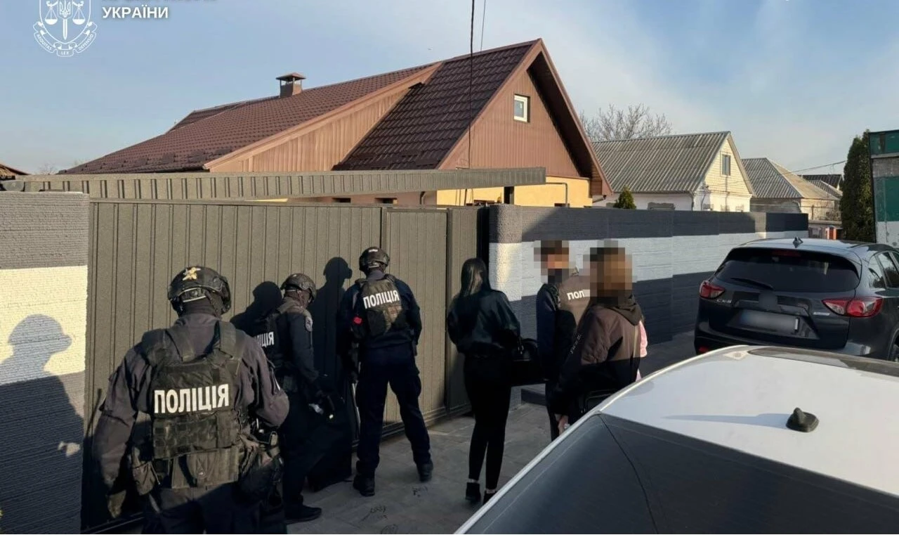 Масштабна корупційна схема у Дніпрі: сімом особам оголосили підозру за привласнення 14 млн гривень