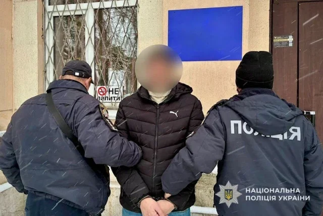 У Дніпрі батько поранив сина: чоловіка затримано поліцією