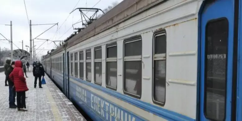 Святкові корективи руху: на початку січня частина електричок до Кривого Рогу не вийде на маршрут