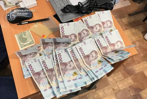 У Кривому Розі викрили масштабну схему “підказок” на іспиті з державної мови
