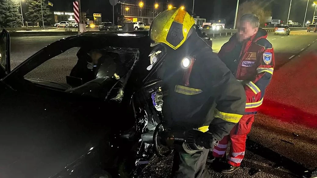 Аварія у Слобожанському: після зіткнення двох авто постраждали троє людей