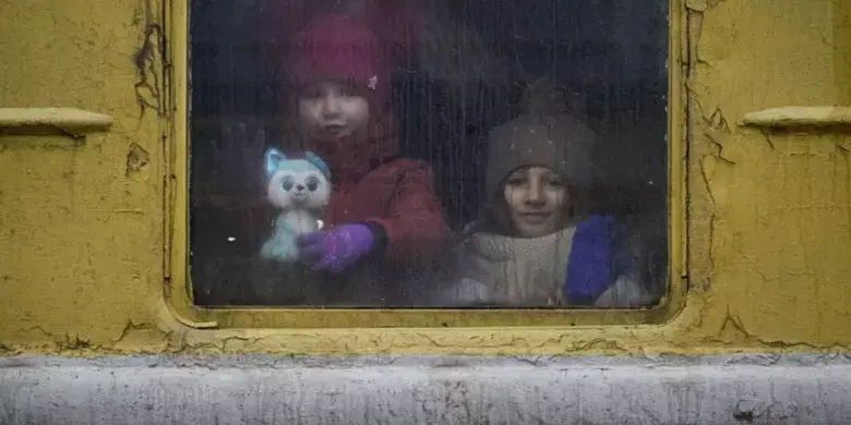 Безпека дітей понад усе: на Дніпропетровщині триває масштабна евакуація з небезпечних районів