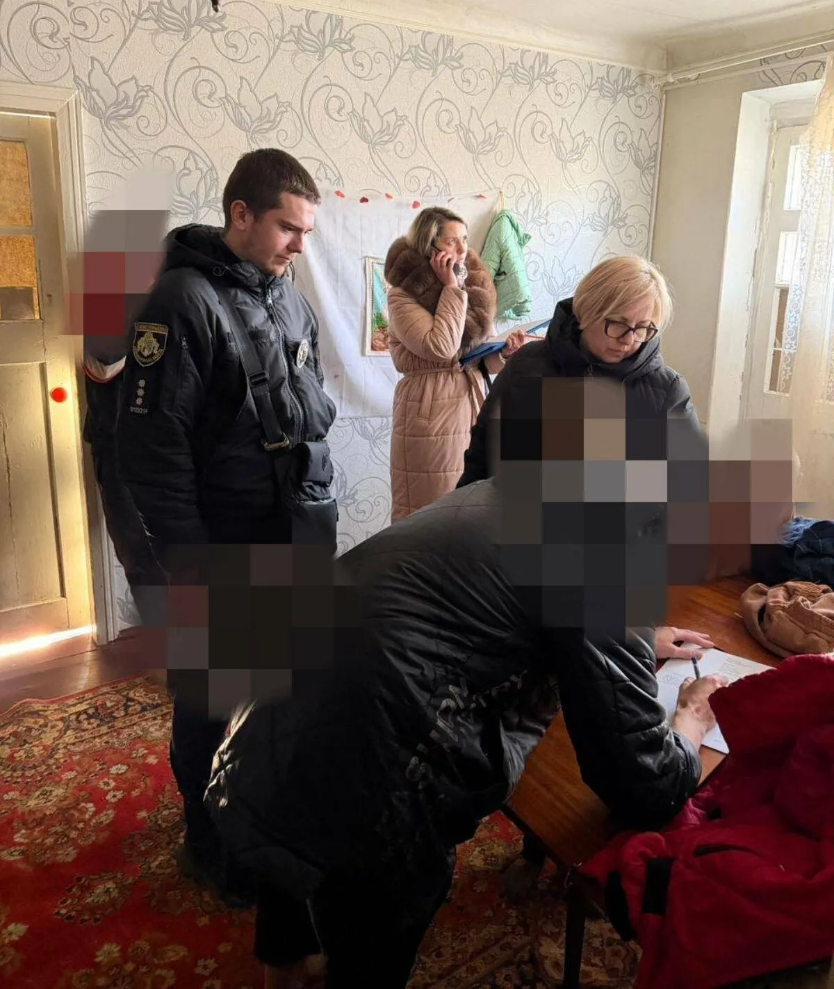 Замість родинного затишку – реабілітаційний центр: у Кривому Розі матір відмовилася від трьох дітей
