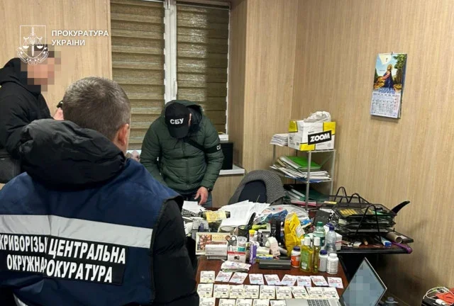 Мільйонна «націнка» на комфорті пацієнтів: у Кривому Розі викрили зухвалу схему на ремонті лікарні