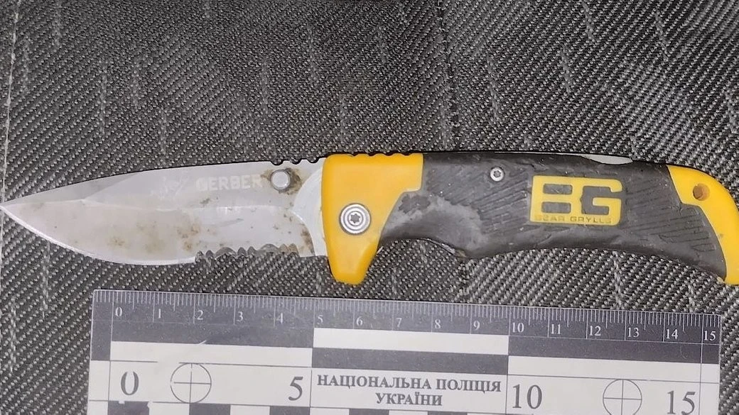 Кривавий інцидент у Дніпрі: 58-річний чоловік напав із ножем на представника ТЦК
