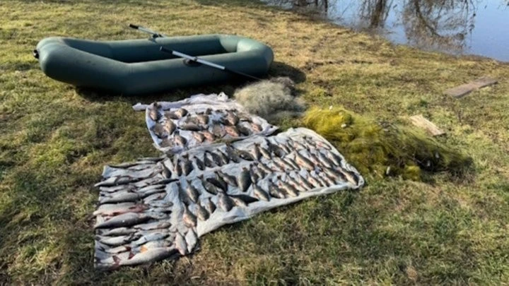 На Карачунівському водосховищі викрили двох браконьєрів із великим уловом