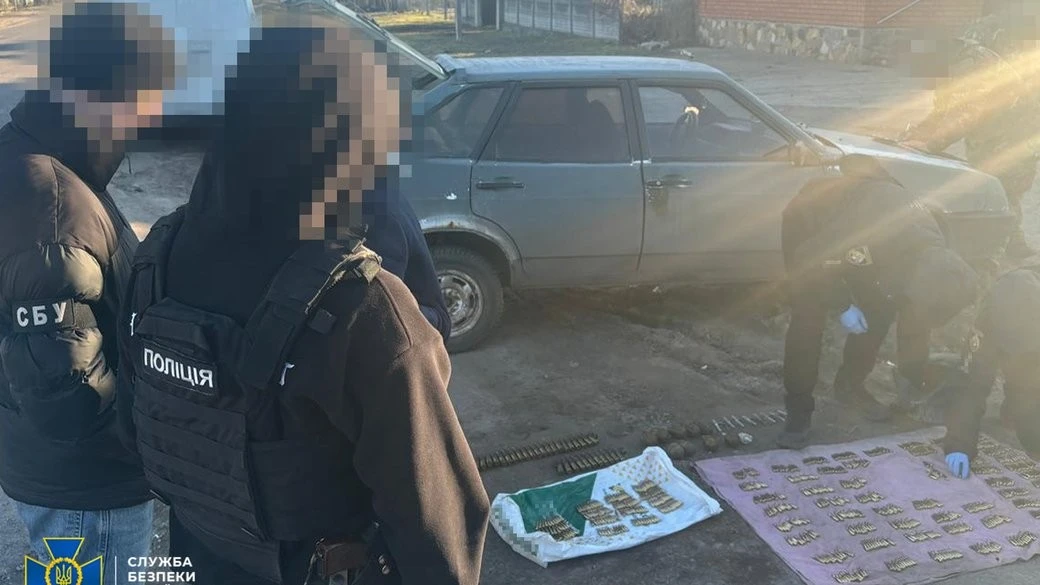 Трофеї з передової та онлайн-торгівля мінами: на Дніпропетровщині викрили зброярів