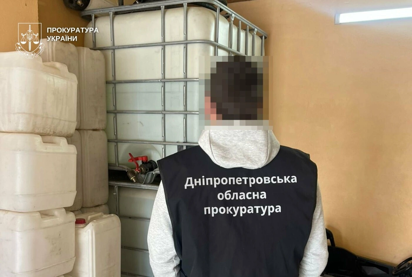 Масштабна мережа фальсифікату: на Дніпропетровщині вилучили контрафакт на 4 мільйони