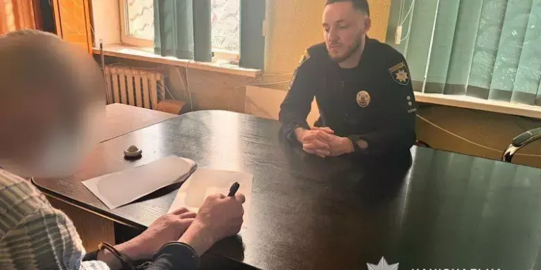У Кривому Розі на гарячому спіймали пенсіонера-наркоторговця
