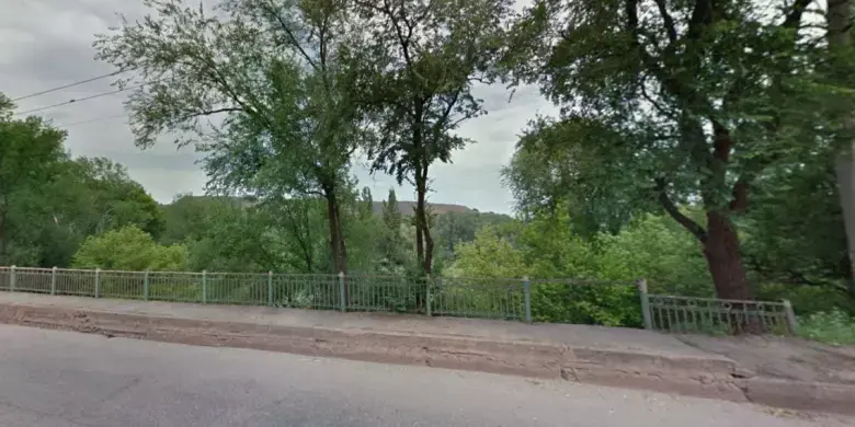 Для селища Більшовик у Кривому Розі оновлять міст через річку Саксагань