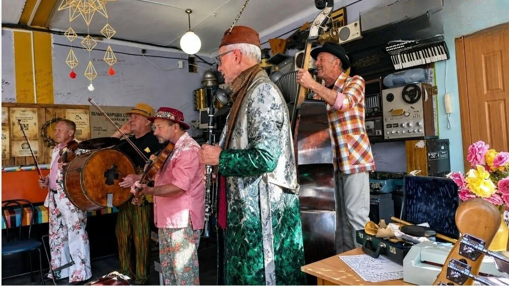 Закарпатський етно-феномен: як HUDAKI Village Band підкорили Кривий Ріг