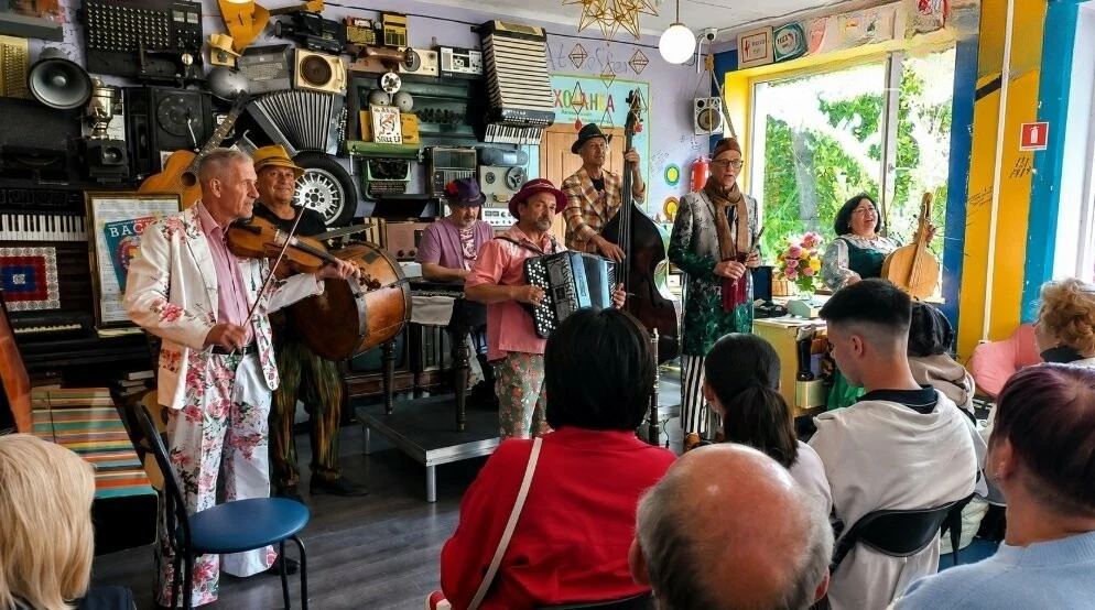 Закарпатський етно-феномен: як HUDAKI Village Band підкорили Кривий Ріг