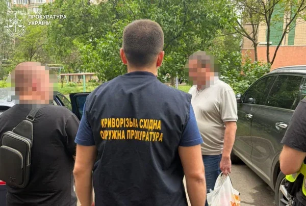 Замість фронту — на продаж: у Кривому Розі викрили схему з псевдогуманітарними елітними авто