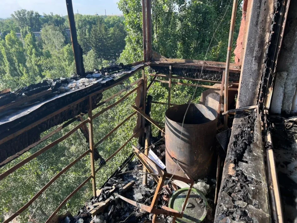 Вогонь на дев’ятому поверсі: у Кривому Розі рятувальники гасили балконну пожежу