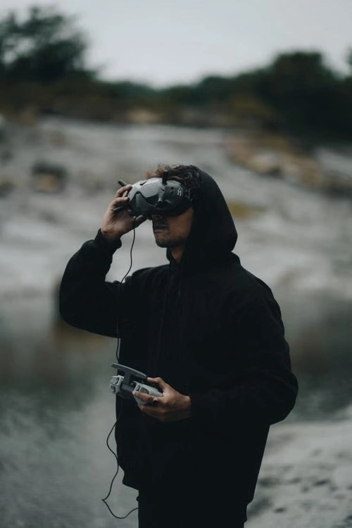 FPV, який атакує навіть після втрати сигналу: навіщо підрозділу FPV із системою донаведення